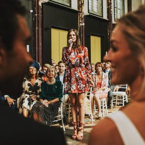Maan tijdens een onvergetelijke bruiloft ceremonie in Breda Maan boeken